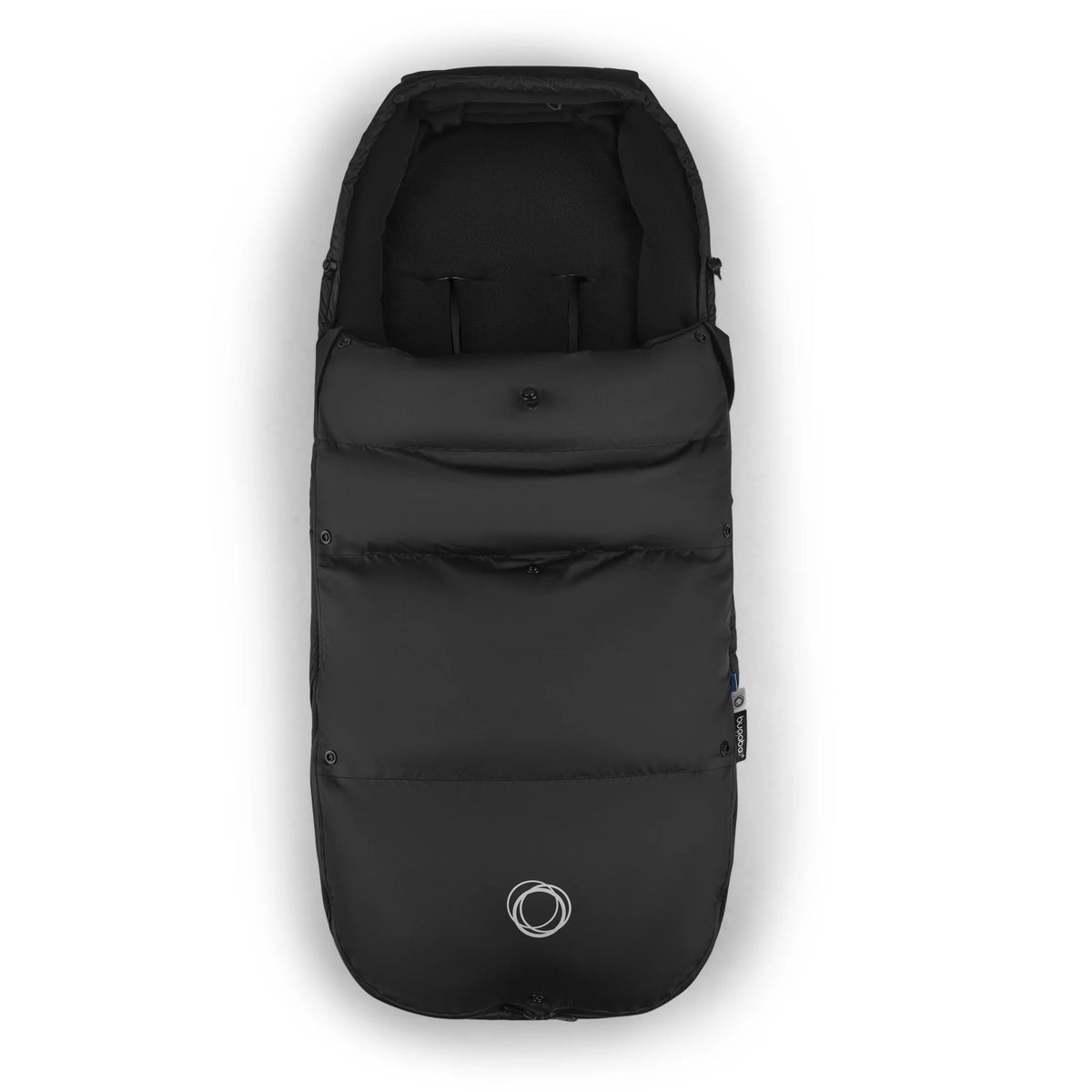Bugaboo Multifunktionell Vinteråkpåse i svart med dunfyllning framifrån – hyr hos Parently