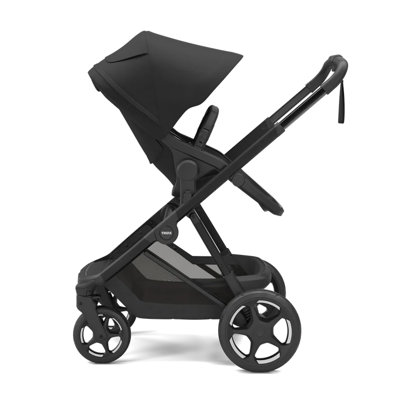 Thule Charm 2 in 1 i Black, produktbild – hyr hos Parently