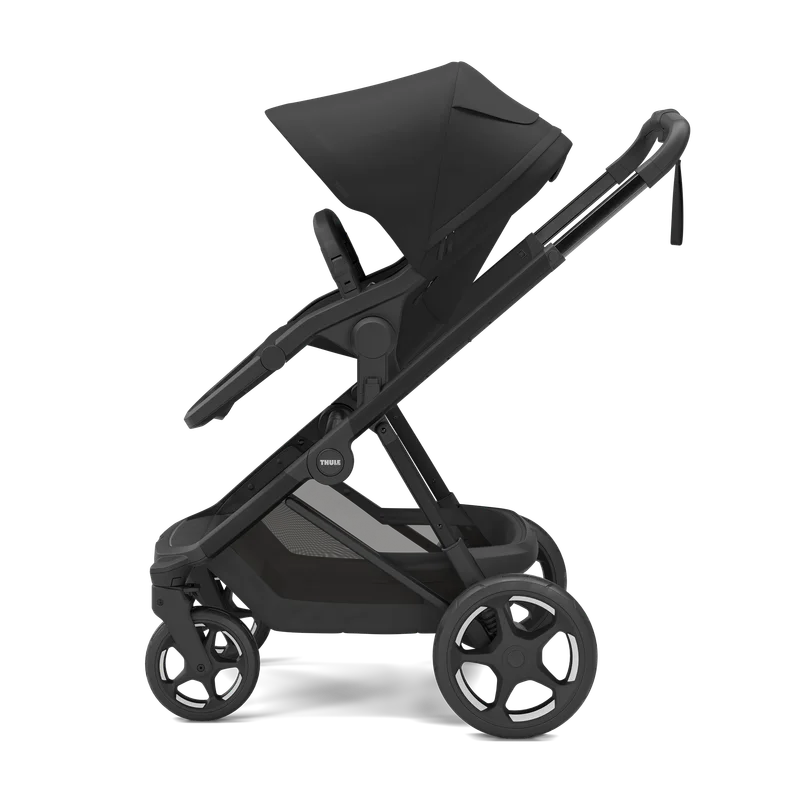 Thule Charm 2 in 1 i Black, produktbild – hyr hos Parently