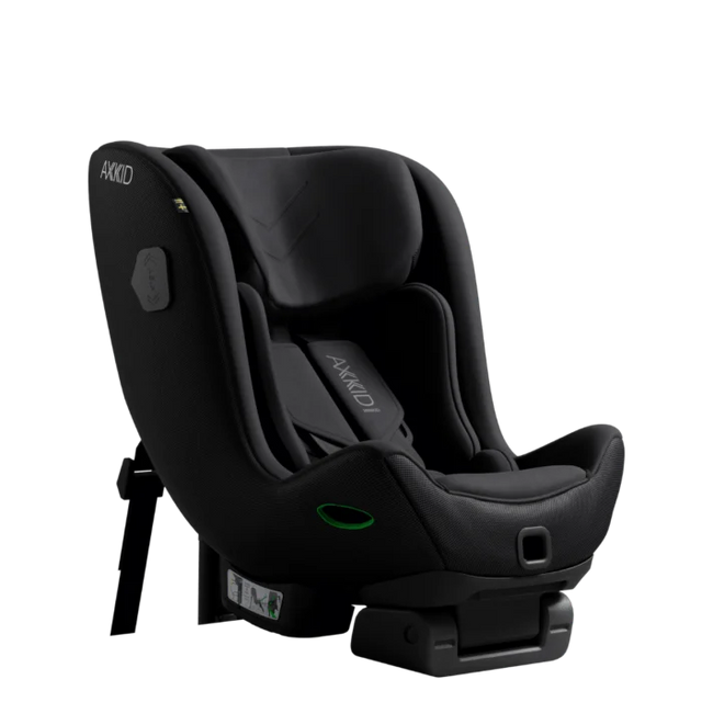 Autostolen Axkid Minikid 4 Pro i sort til børn mellan 0 og 7 år