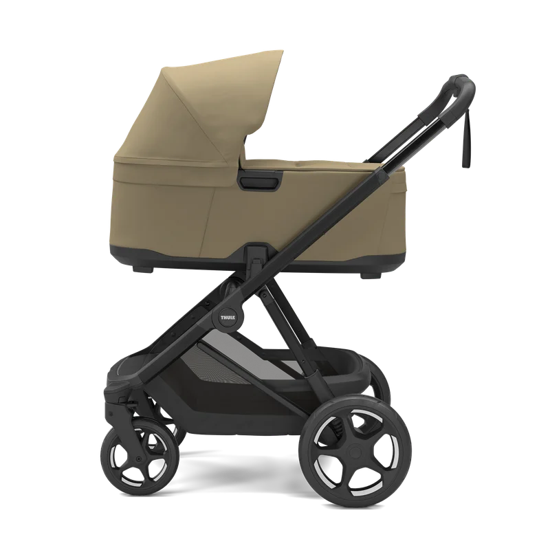 Thule Charm 2 in 1 i Faded Khaki, barnvagn att hyra hos Parently
