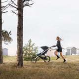 Joggingrunda i naturen med Thule Glide 3, joggingvagn att hyra hos Parently
