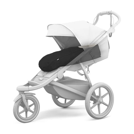 Hyr Thule Newborn Nest svart åkpåse i barnvagn hos Parently
