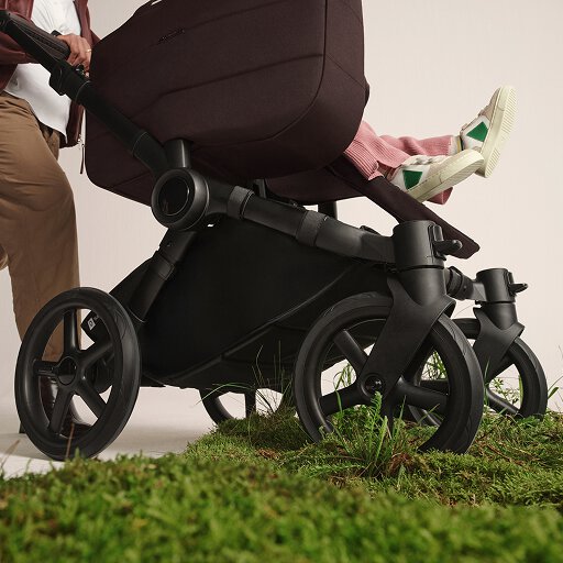 Bugaboo Donkey 6 stora terränghjul för smidig körning – hyra hos Parently